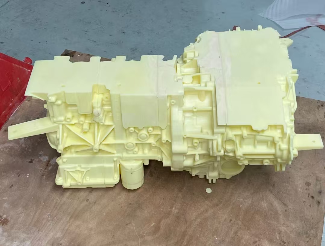 打破成型边界：大尺寸汽车变速箱1：1样机的3D打印一体化解决方案